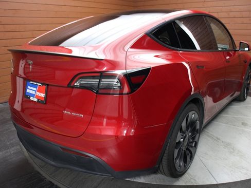 Used 2022 Tesla Model Y Performance image 5