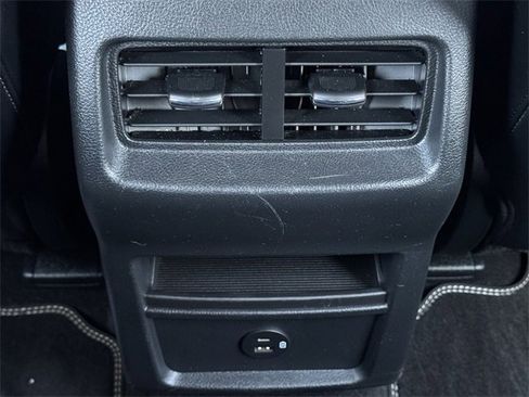 Used 2022 Ford Edge ST image 28