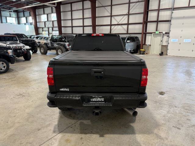Used 2018 Chevrolet Silverado 2500 LT w/ Midnight Edition AWD/4WD image 10