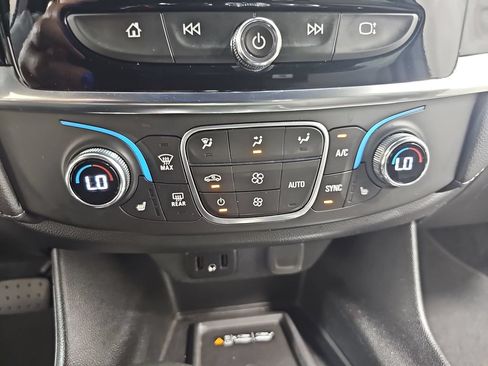 Used 2023 Chevrolet Traverse LT AWD/4WD image 28