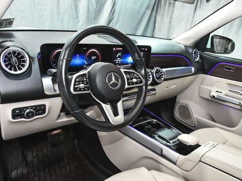 Used 2022 Mercedes-Benz GLB 250 4MATIC image 17