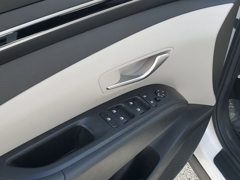 Certified 2024 Hyundai Tucson SE FWD image 10
