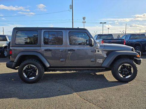 Used 2018 Jeep Wrangler Unlimited Sport image 6