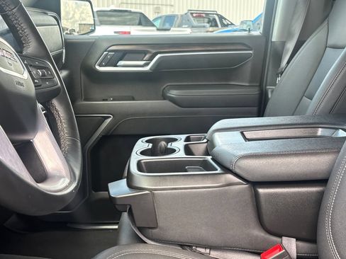 Used 2025 GMC Sierra 1500 SLT RWD image 10