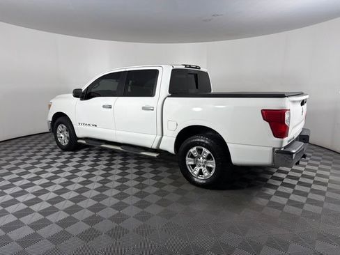 Used 2018 Nissan Titan SV AWD/4WD image 14