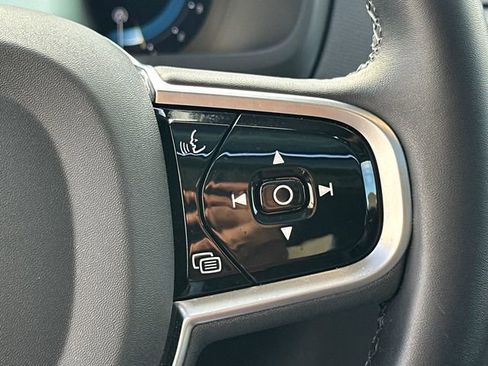 Used 2025 Volvo XC90 B6 Plus image 33