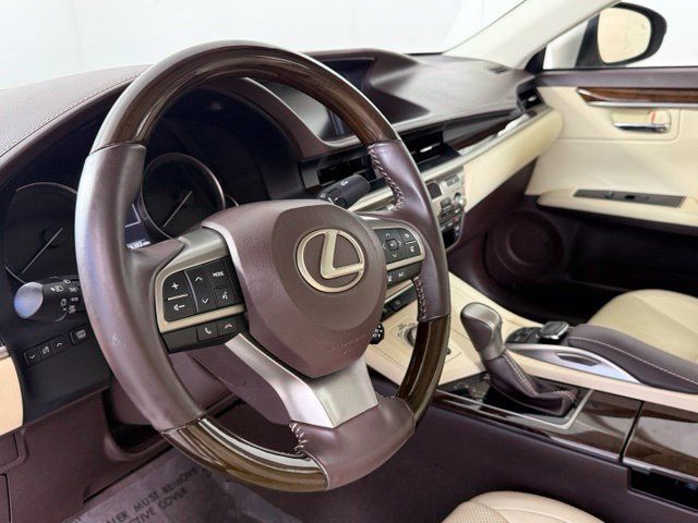 Used 2016 Lexus ES 350 w/ Luxury Package w/Wood Trim FWD image 16