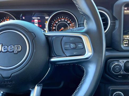 Used 2020 Jeep Gladiator Overland image 25