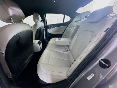 Used 2025 Genesis G70 2.5T image 29