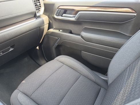 Used 2025 Chevrolet Silverado 1500 LT RWD image 17