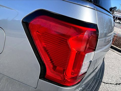 Used 2022 Ford Expedition Max XLT image 28