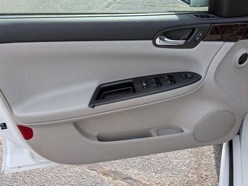 Used 2016 Chevrolet Impala Limited LS FWD image 11