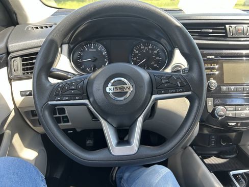 Used 2018 Nissan Rogue Sport SV FWD image 24
