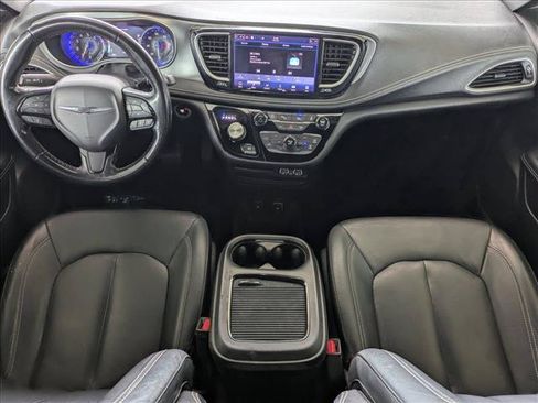 Used 2021 Chrysler Pacifica Touring-L w/ S Appearance Package FWD image 16