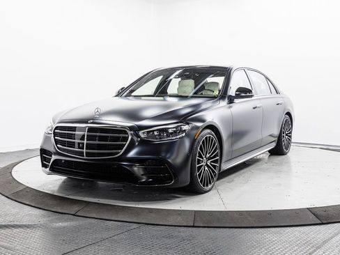 Used 2024 Mercedes-Benz S 580 4MATIC Sedan image 3