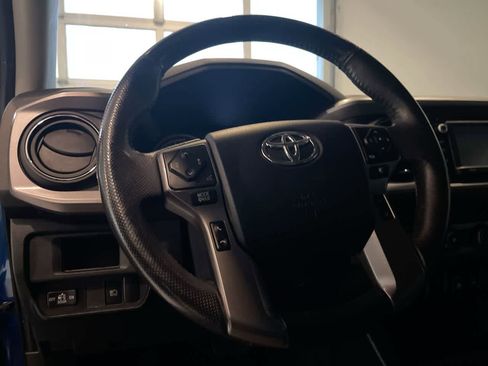 Used 2018 Toyota Tacoma SR5 image 14