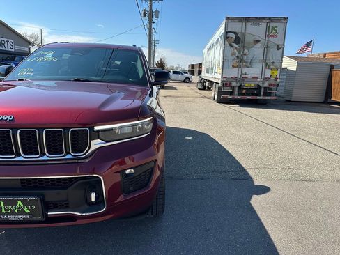 Used 2021 Jeep Grand Cherokee L Overland w/ Luxury Tech Group IV AWD/4WD image 14