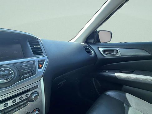 Used 2017 Nissan Pathfinder SL AWD/4WD image 14