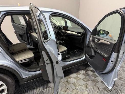 Used 2022 Ford Escape SE w/ Convenience Package FWD image 22