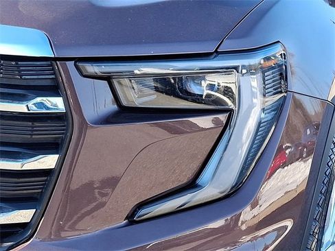 Used 2024 GMC Acadia Elevation image 9