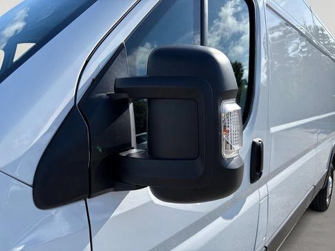 Used 2024 RAM ProMaster 2500 w/ Convenience Group FWD image 11