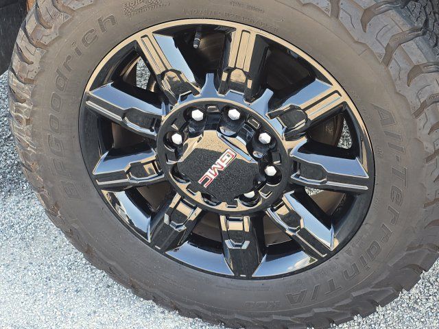 Used 2024 GMC Sierra 2500 AT4 w/ AT4 Premium Plus Package AWD/4WD image 12