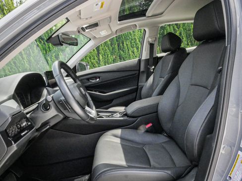 Used 2025 Honda Accord Touring image 16