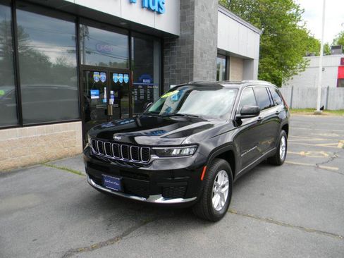 Used 2021 Jeep Grand Cherokee L Laredo w/ Luxury Tech Group I AWD/4WD image 4