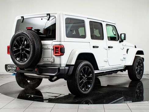 Used 2024 Jeep Wrangler Unlimited Sahara w/ Safety Group image 10