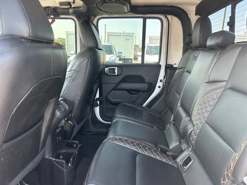 Used 2022 Jeep Gladiator Overland AWD/4WD image 29
