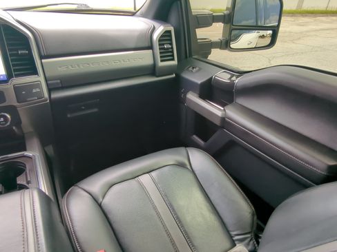 Certified 2022 Ford F250 Platinum AWD/4WD image 15