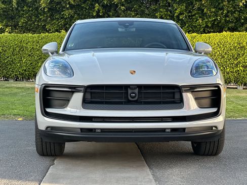 New 2026 Porsche Macan image 11