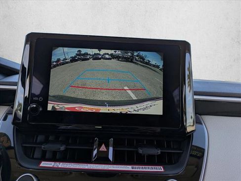 Used 2025 Toyota Corolla LE image 12