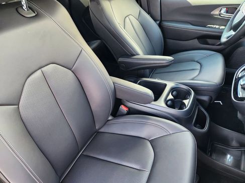 New 2026 Chrysler Voyager LX FWD image 13