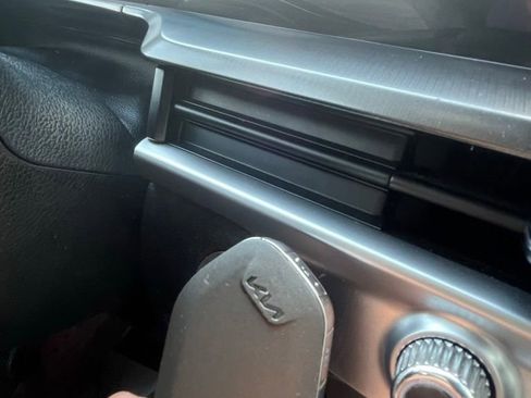 Used 2024 Kia Telluride LX image 39