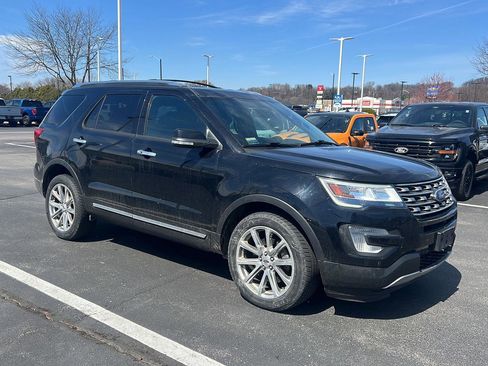 Used 2017 Ford Explorer Limited image 2