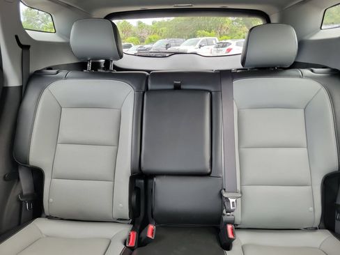 Used 2022 GMC Terrain SLT w/ LPO, Floor Liner Package FWD image 30