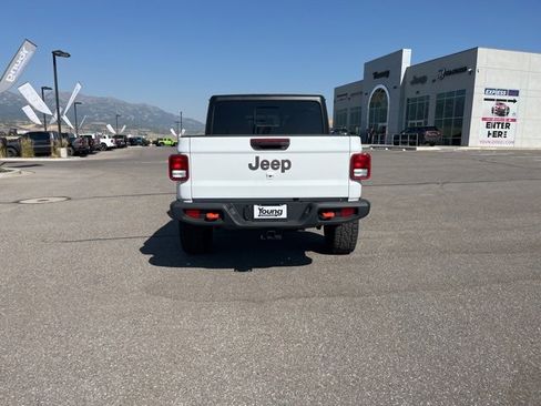 Used 2023 Jeep Gladiator Mojave w/ Cold Weather Group image 5