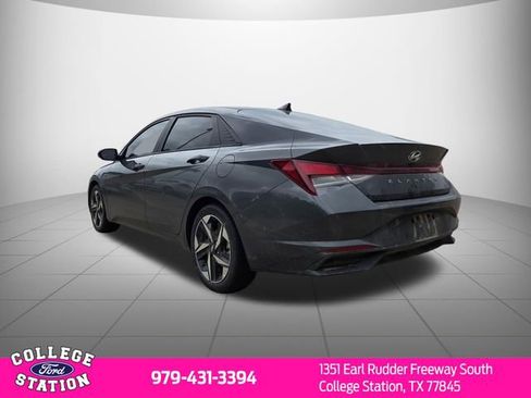 Used 2023 Hyundai Elantra SEL w/ Convenience Package FWD image 4