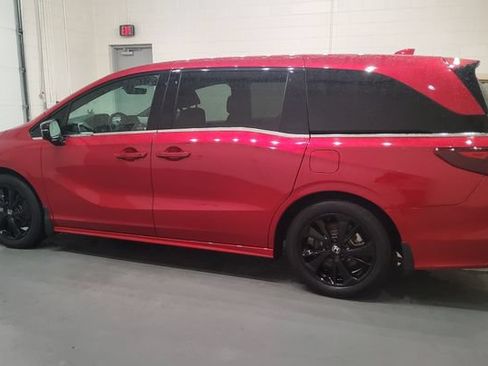 Used 2024 Honda Odyssey Sport image 4