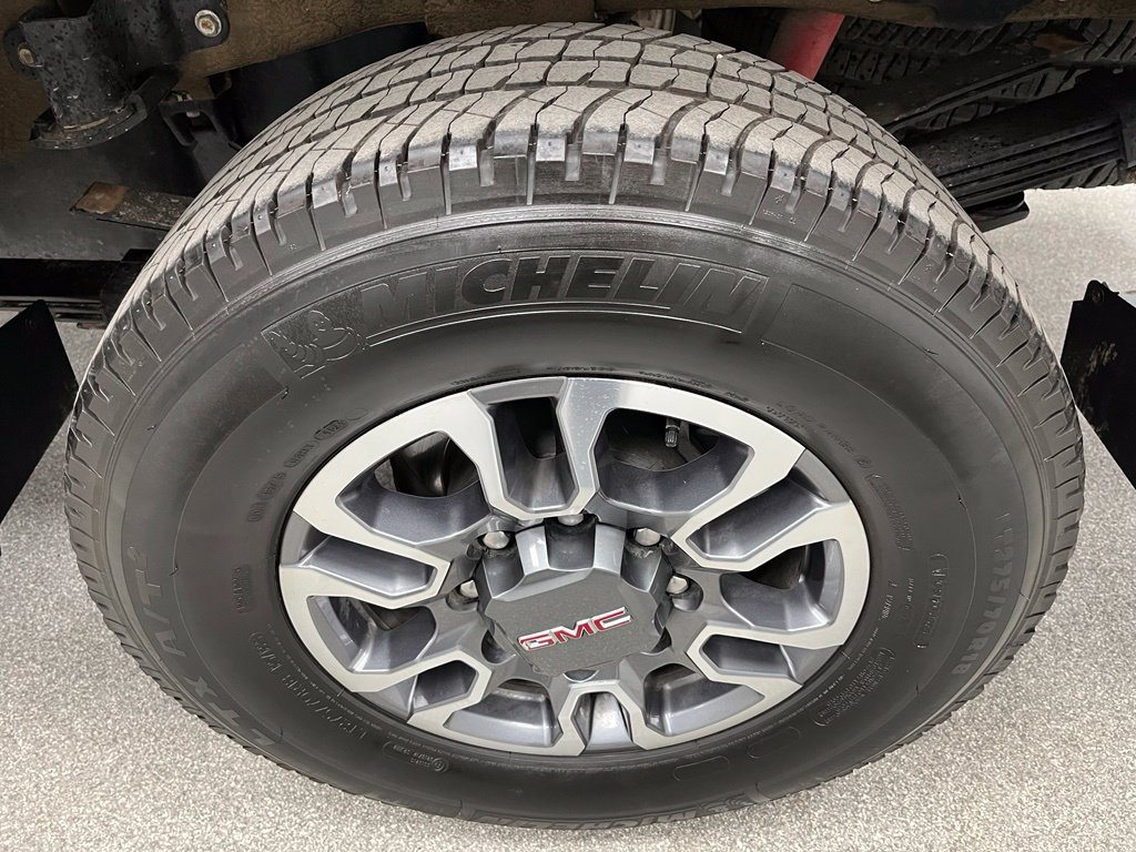 Used 2025 GMC Sierra 3500 SLE w/ SLE Convenience Package AWD/4WD image 16