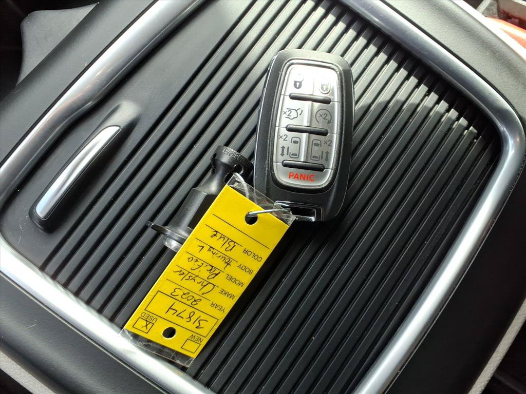 Used 2023 Chrysler Pacifica Touring-L FWD image 15
