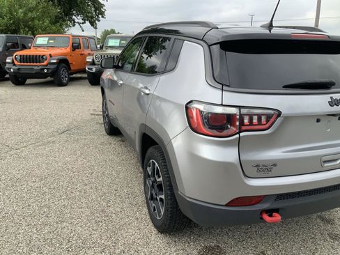 Used 2019 Jeep Compass Trailhawk AWD/4WD image 12