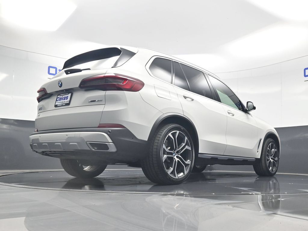 Used 2022 BMW X5 xDrive40i w/ Executive Package AWD/4WD image 44