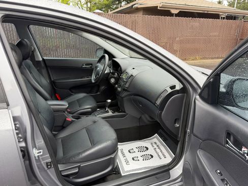 Used 2012 Hyundai Elantra FWD image 13