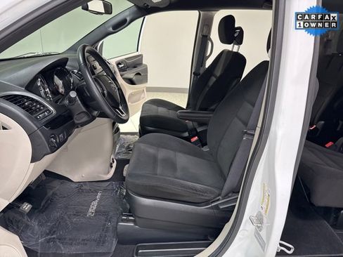 Used 2016 Dodge Grand Caravan SE image 10