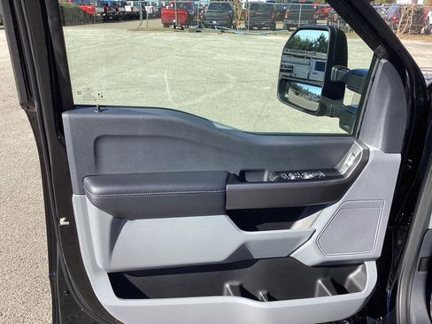 New 2025 Ford F250 XLT w/ FX4 Off-Road Package image 19