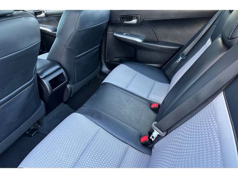 Used 2014 Toyota Camry SE image 14