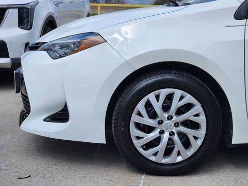 Used 2019 Toyota Corolla LE image 8