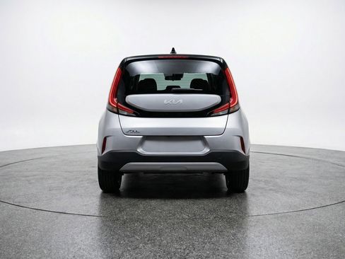 Used 2025 Kia Soul LX w/ LX Technology Package image 7